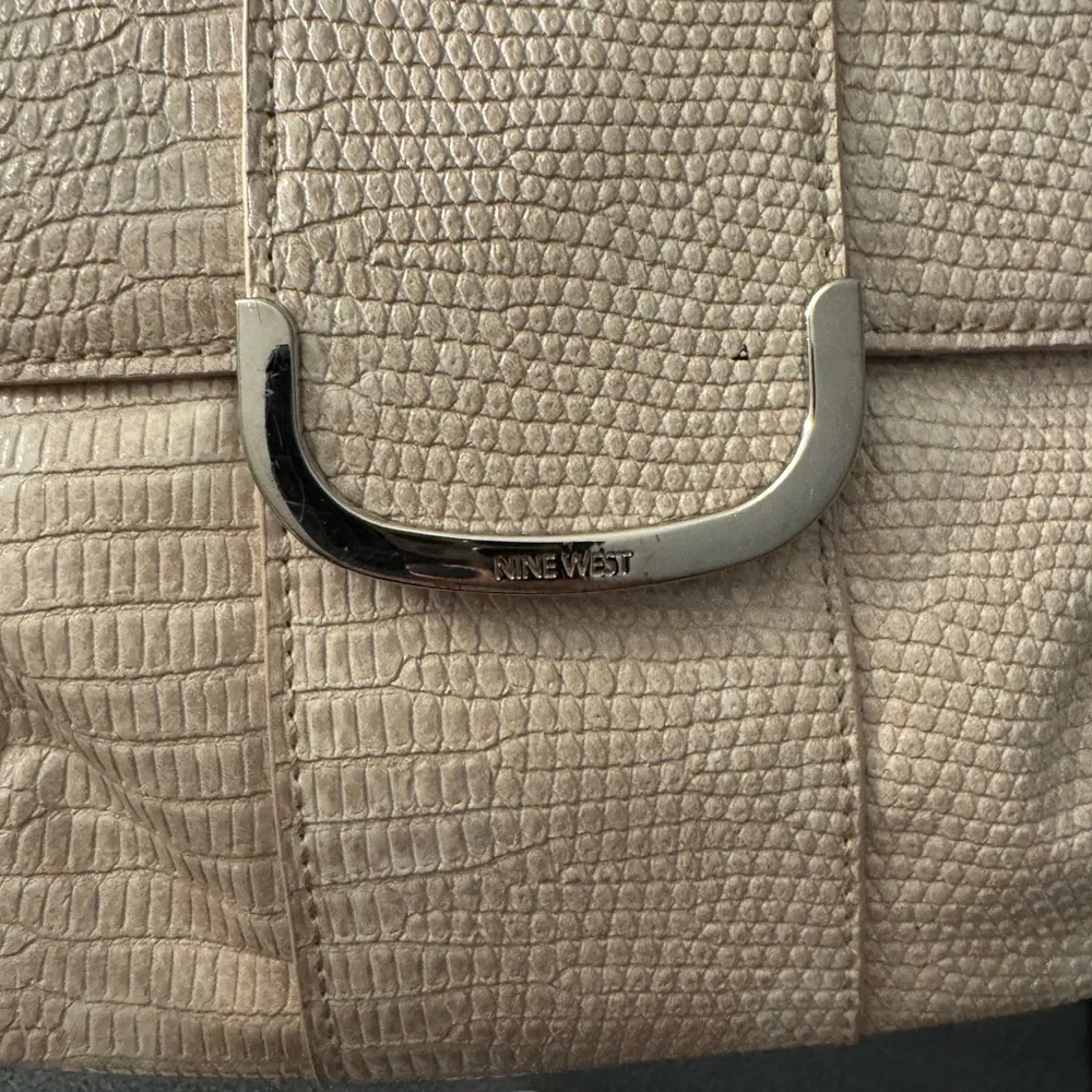 Nine West Elegant Cream Shoulder Bag - Picture 4 of 6